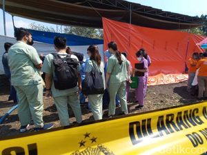 Makam Salah Satu Korban Pesta Miras di Pasuruan Dibongkar