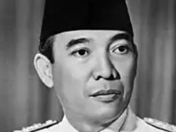 Tulisan Tangan Soekarno Saat Ada di Langit Nusantara
