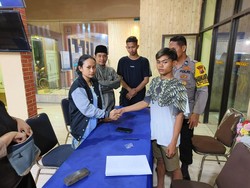 Cinta Bertepuk Sebelah Tangan, Pria Surabaya Embat HP Wanita yang Menolaknya