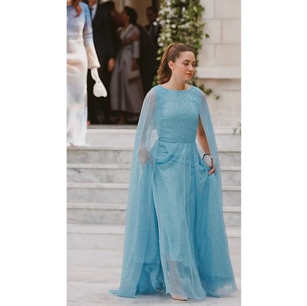 Penampilan Putri Jalila dengan Dress Biru Putri Jalila