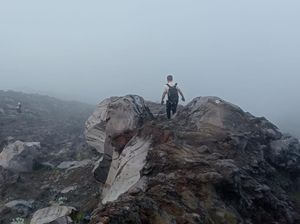Pemandu Pendakian Gunung Setuju Jadi Pegawai Kontrak: Mau Gimana Lagi