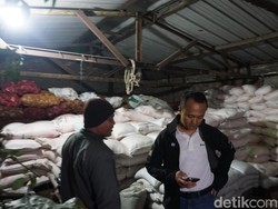 Modus Penimbun Pupuk Subsidi 14 Ton di Mojokerto Manfaatkan Peluang Stok Kosong