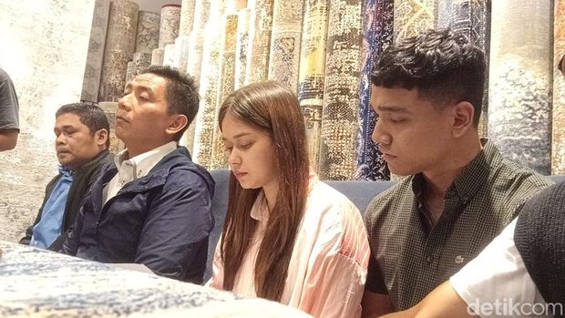Rebecca Klopper saat pertamakali menjumpai wartawan terkait kasus video syur di kawasan Panglima Polim.
