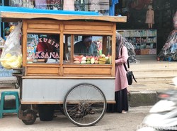 Rujak Cuka Laksana yang Asam Segar di Garut Ini Ada Sejak 1982