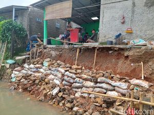 Kali Meluap dan Turap Ambrol, Rumah Warga di Kampung Kalibaru Cilodong Rusak