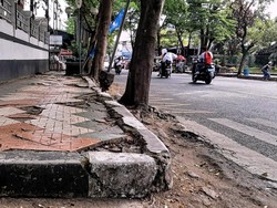 Pemkab Sukabumi Janji Perbaiki Trotoar Jalan Siliwangi yang Rusak