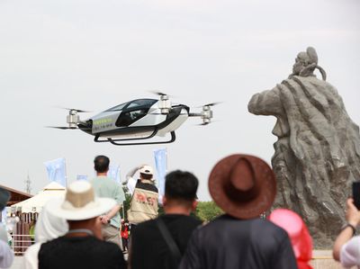 Saat Taksi Terbang XPeng X2 Melayang di Langit China