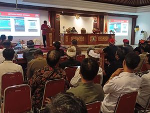 Tabanan Minta Ulah Turis Dilaporkan-Karangasem Bentuk Tim Awasi Wisman