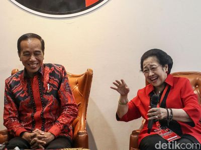 Tawa Ceria Jokowi-Mega di Rakernas PDIP
