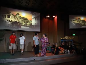 Teater Kuntilanak Mangga Dua Sukses Hibur Penikmat Seni