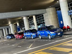 Di Indonesia Jadi Mobil Mewah, di Malaysia Toyota Kijang Innova Jadi Taksi Bandara Di Indonesia Jadi Mobil Mewah, di Malaysia Toyota Kijang Innova Jadi Taksi Bandara