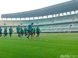 TC Perdana Timnas Indonesia di Stadion GBT Cuma Dihadiri 8 Pemain