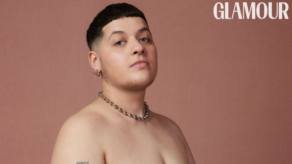 7 Potret Transgender Pria Kontroversial, Pamer Perut Hamil di Cover Majalah 7 Potret Transgender Pria Kontroversial, Pamer Perut Hamil di Cover Majalah