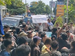 Massa Geruduk BPN Pemalang Tuntut Proses Hukum Pejabat Diduga Cabuli Anak