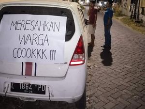 Geram Warga Pasang Poster Kecaman ke Mobil 3 Bulan Parkir Sembarangan
