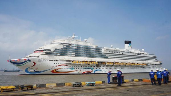 Wujud Kapal Pesiar Raksasa Pertama Buatan China