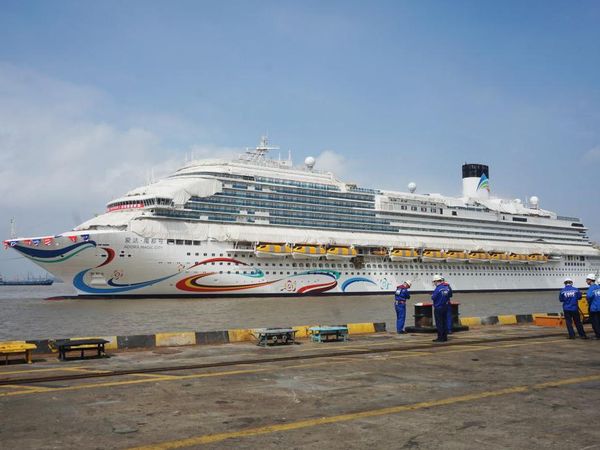 Wujud Kapal Pesiar Raksasa Pertama Buatan China
