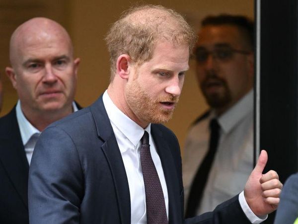 Foto Langka Pangeran Harry usai Bersaksi di Pengadilan