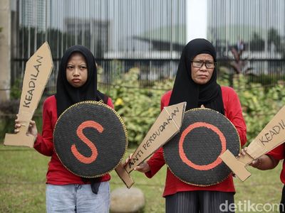 Aksi PRT Minta DPR Segera Selesaikan RUU PPRT