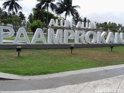 Kotor dan Bau di Sudut Alun-alun Paamprokan Pangandaran