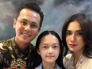 7 Inspirasi Baju untuk Datang ke Wisuda Anak dari Selebriti 7 Inspirasi Baju untuk Datang ke Wisuda Anak dari Selebriti
