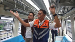 Dirut KAI Cek Kesiapan Akhir LRT Jabodebek