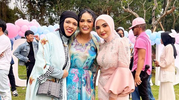 Adu Gaya Krisdayanti, Ashanty hingga Geni Faruk di Gender Reveal Aurel-Atta