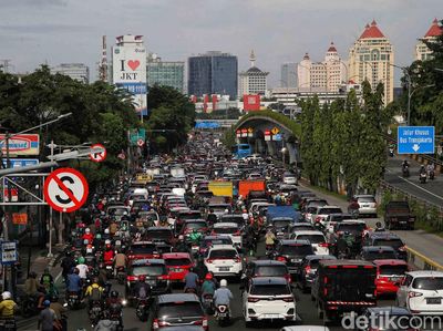 Hiruk Pikuk Jakarta di Tengah Anggapan Kota Tak Layak Huni