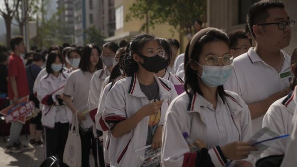 Jutaan Siswa China Ikuti Ujian Masuk Perguruan Tinggi Tersulit di Dunia