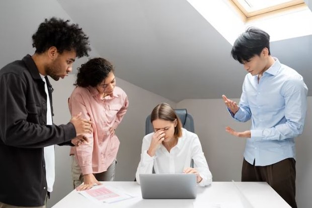 Kepribadian neurotic. foto freepik.com: freepik