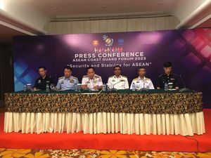 Kabakamla Bicara Pentingnya ASEAN Coast Guard Forum untuk Bantu Nelayan Kabakamla Bicara Pentingnya ASEAN Coast Guard Forum untuk Bantu Nelayan