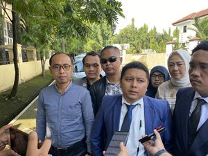 Korban First Travel Datangi Kejari Depok Tanya Progres Pengembalian Aset Korban First Travel Datangi Kejari Depok Tanya Progres Pengembalian Aset