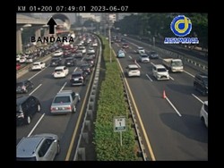 Lalin Tol Dalam Kota Cawang Arah Pancoran Padat Pagi Ini