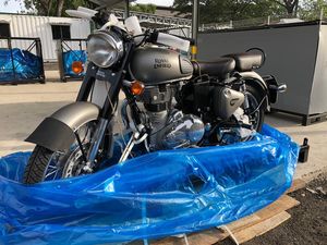Royal Enfield Dilelang Mulai Rp 23 Jutaan Belum Dapat STNK, Gimana Cara Urusnya? Royal Enfield Dilelang Mulai Rp 23 Jutaan Belum Dapat STNK, Gimana Cara Urusnya?