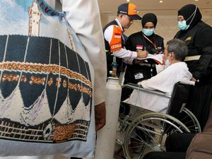 PPIH Rawat Jemaah Haji yang Sakit di Arab Saudi