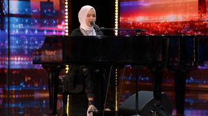 10 Foto Putri Ariani, Hijabers Raih Golden Buzzer dari Simon Cowell di AGT