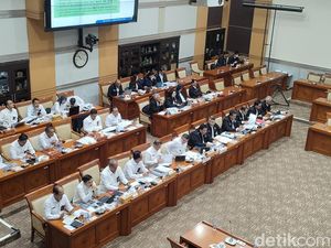 Rapat Komisi III DPR, Johan Budi Usul Kepala BNPT-BNN Disandang Bintang 4