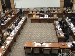 Firli Beberkan Penindakan KPK Saat Rapat di DPR: Hari Ini 3 Orang Ditahan