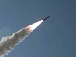 Pertama Kali, Iran Luncurkan Rudal Balistik dari Kapal Perang
