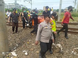Wanita Tewas Tertabrak KRL di Pelintasan Pisangan Jaktim Saat Hendak Kerja