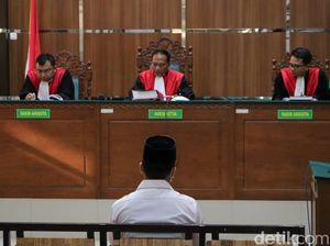 2 Penganiaya Santri Ponpes Gontor hingga Tewas Divonis 8 dan 4 Tahun Penjara 2 Penganiaya Santri Ponpes Gontor hingga Tewas Divonis 8 dan 4 Tahun Penjara