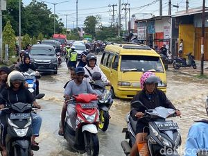 Banjir Rendam Kota Sorong, Macet hingga 2 Km di Jalan Basuki Rahmat