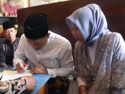 Haru Saat Tersangka Narkoba Nikahi Pujaan Hati di Polres Pasuruan Kota