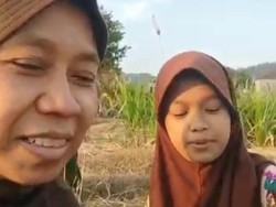 Emak-emak Wonogiri Viral Jago Ngomong Inggris, Berawal dari Hobi Nonton Film