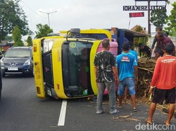 Truk Muatan Tebu Terguling di Jalan Jogja-Solo Klaten, Begini Kondisinya