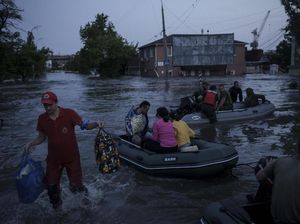 Bendungan Ukraina Jebol Picu Banjir, Keadaan Darurat Ditetapkan di Kherson Bendungan Ukraina Jebol Picu Banjir, Keadaan Darurat Ditetapkan di Kherson