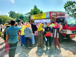 Sempat Langka, Warga Bojonegoro Serbu Operasi Pasar Elpiji 3 Kg