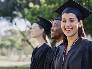 50 Kata-kata Simple untuk Kartu Ucapan Wisuda, Bahasa Indonesia dan Inggris 50 Kata-kata Simple untuk Kartu Ucapan Wisuda, Bahasa Indonesia dan Inggris