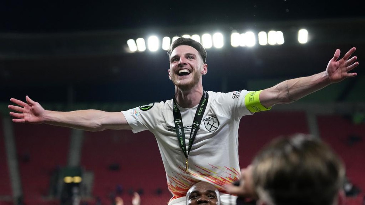Declan Rice bertahan di West Ham United musim depan? (AP/Petr David Josek)