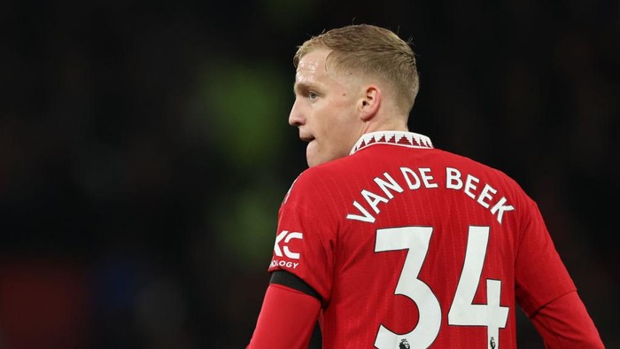 MANCHESTER, ENGLAND - DECEMBER 27: Donny van de Beek of Manchester United during the Premier League match between Manchester United and Nottingham Forest at Old Trafford on December 27, 2022 in Manchester, United Kingdom. (Photo by Matthew Ashton - AMA/Getty Images)